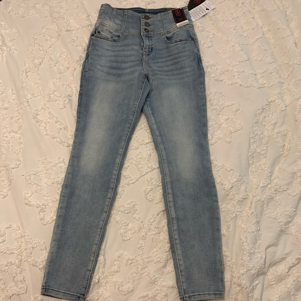 Retro inspired skinny jeans- Size 7 (Juniors) high rise sculpting skinny